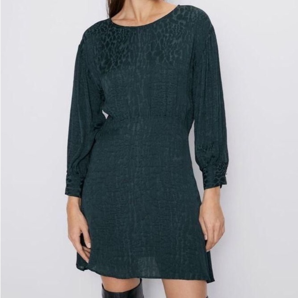 ZARA Dark Green Jacquard Dress with Long Sleeves and Leopard Print